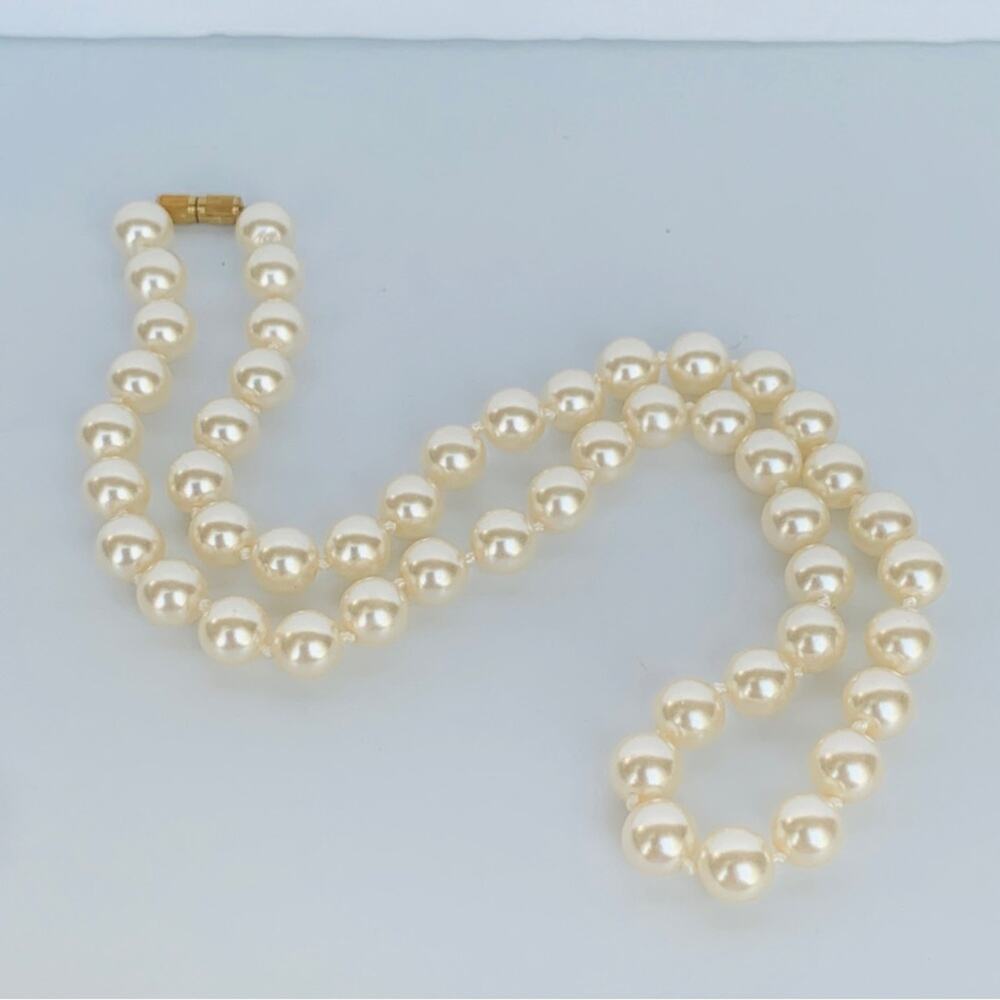 Vintage Faux Pearl Necklace